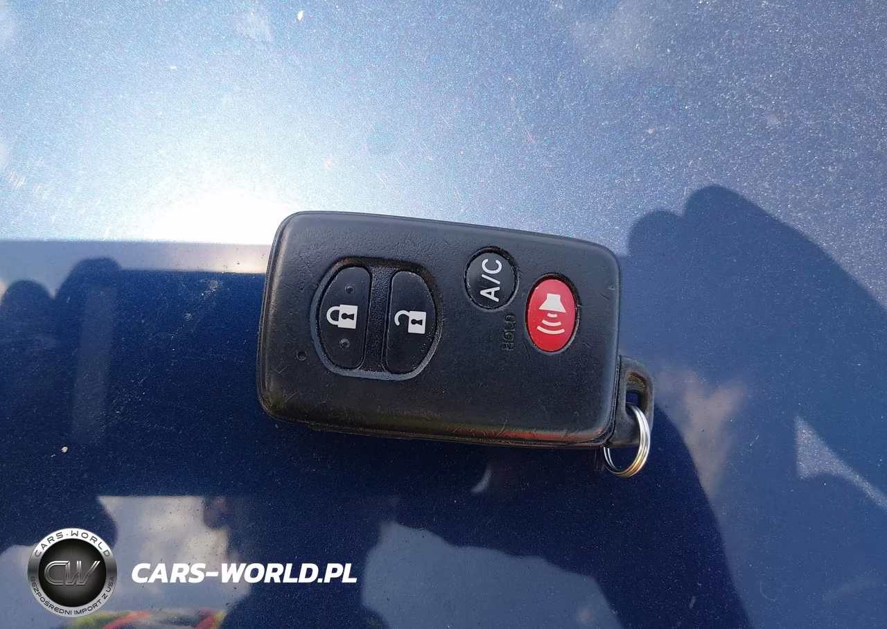 2013 Toyota Prius Three VIN:JTDKN3DU5D1623932 - 11