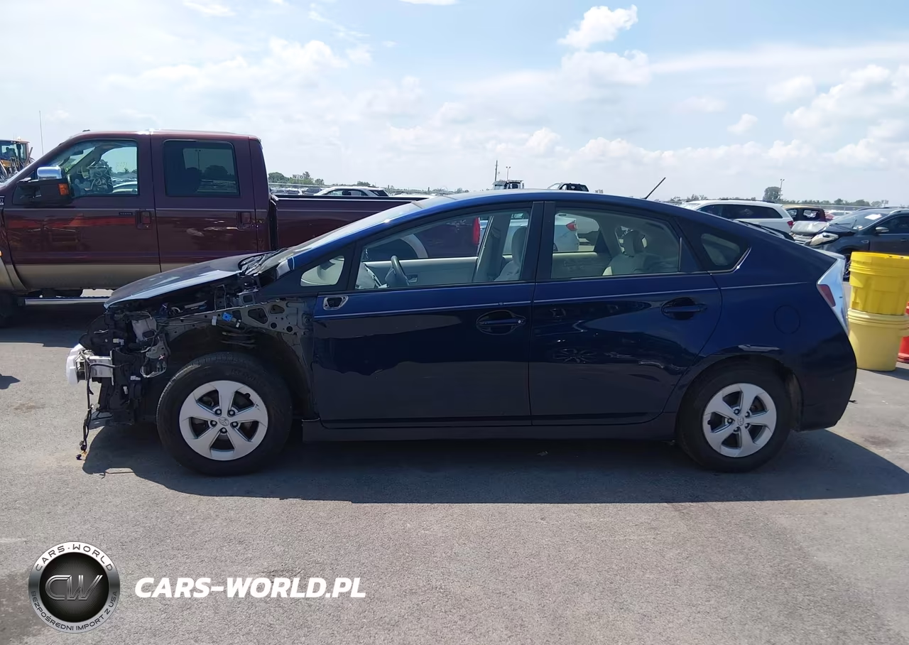 2013 Toyota Prius Three VIN:JTDKN3DU5D1623932 - 15