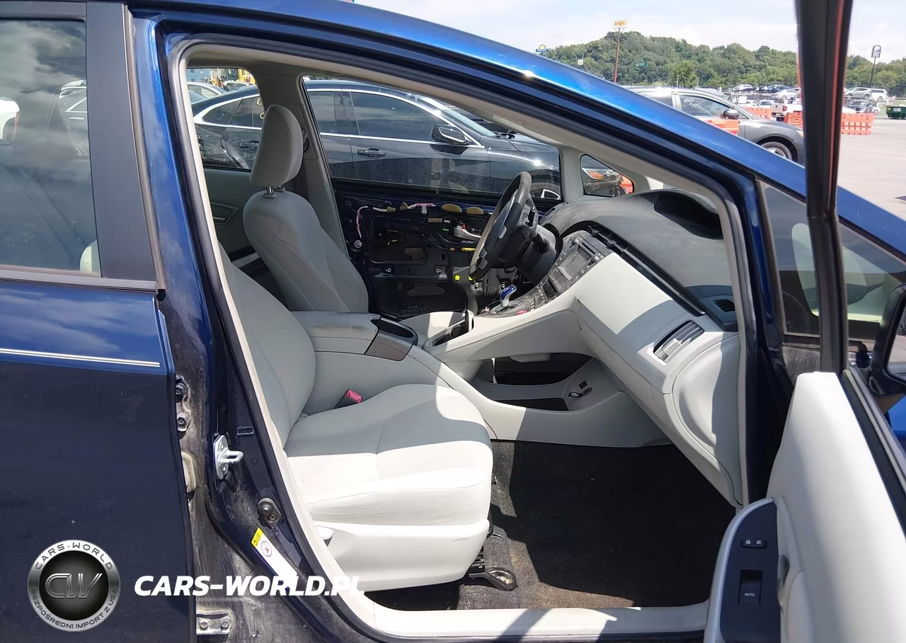 2013 Toyota Prius Three VIN:JTDKN3DU5D1623932 - 5