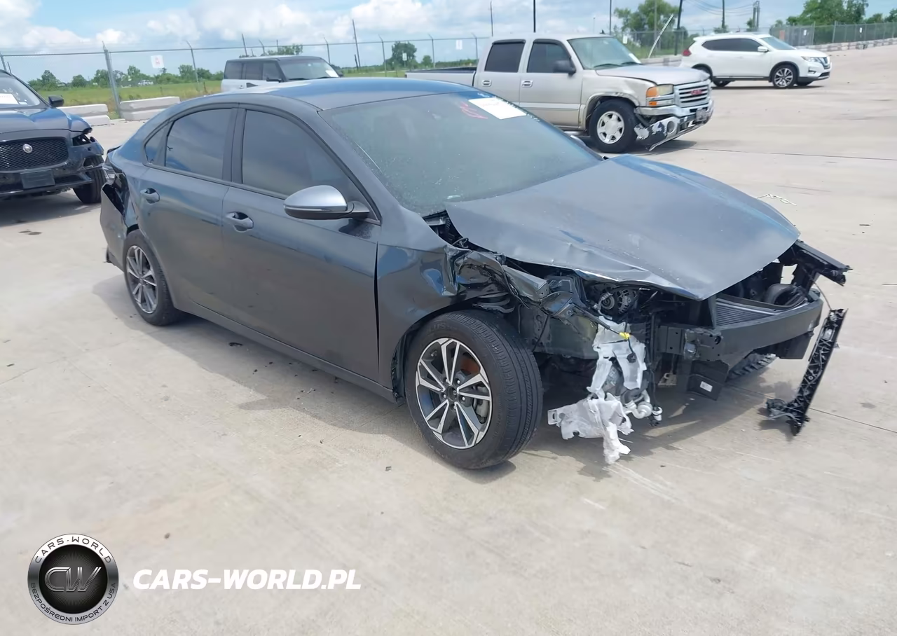 2024 Kia Forte Lxs – zdjęcie 1 z 17