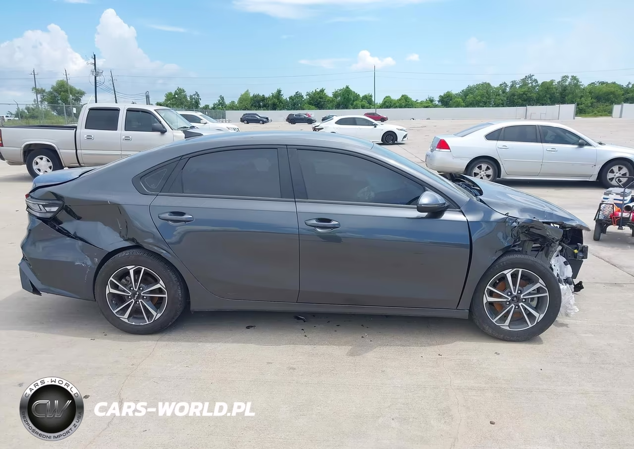 2024 Kia Forte Lxs VIN:3KPF24AD3RE818226 - 13