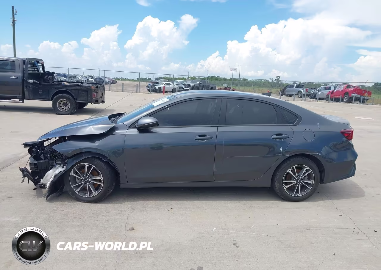 2024 Kia Forte Lxs VIN:3KPF24AD3RE818226 - 14