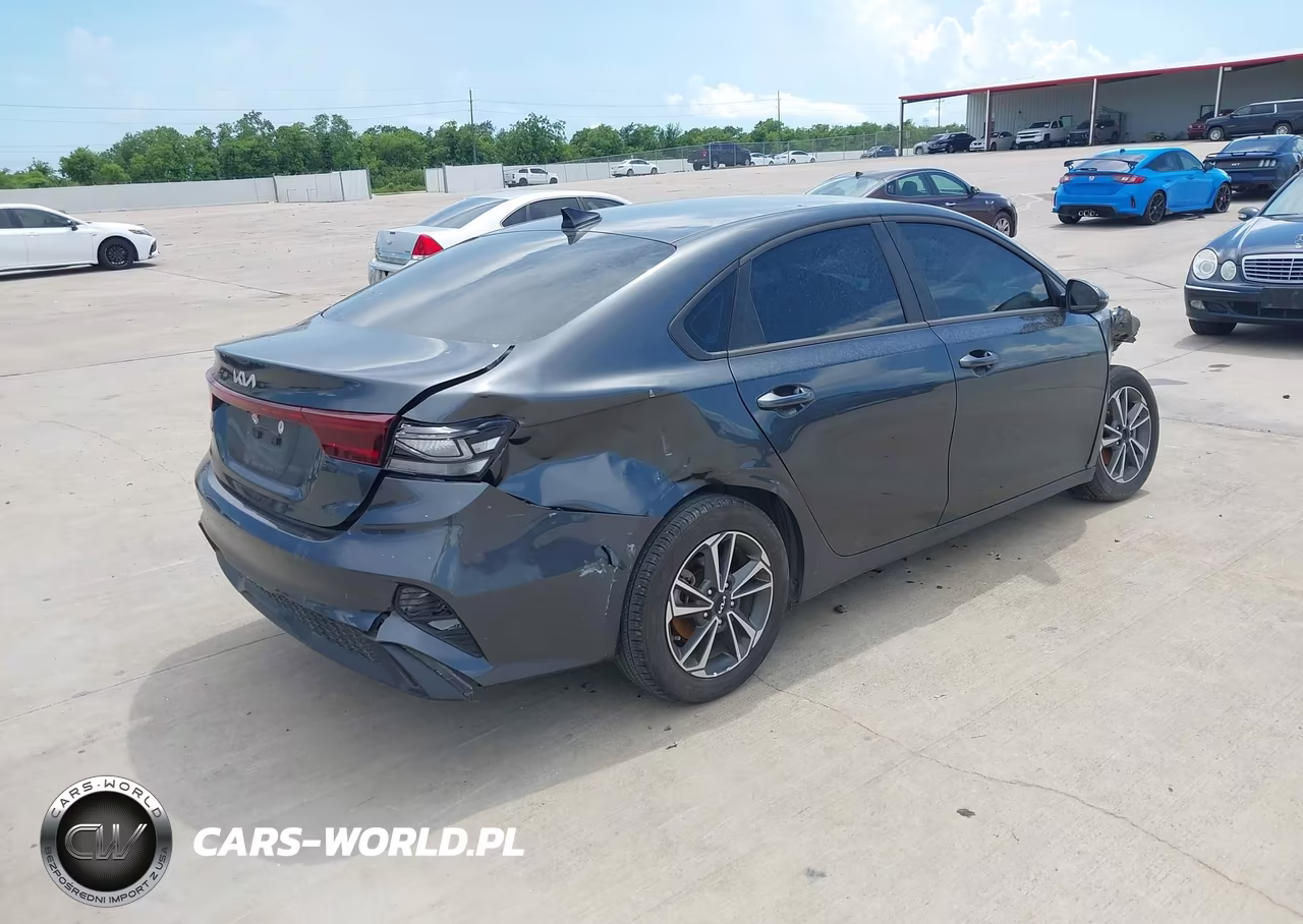 2024 Kia Forte Lxs VIN:3KPF24AD3RE818226 - 4