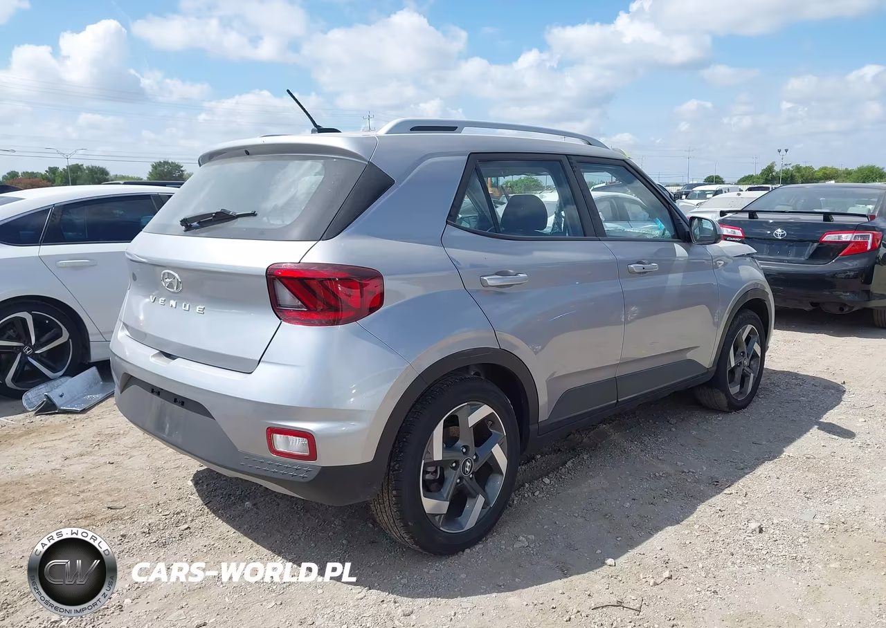 2025 Hyundai Venue Sel VIN:KMHRC8A35SU350642 - 4