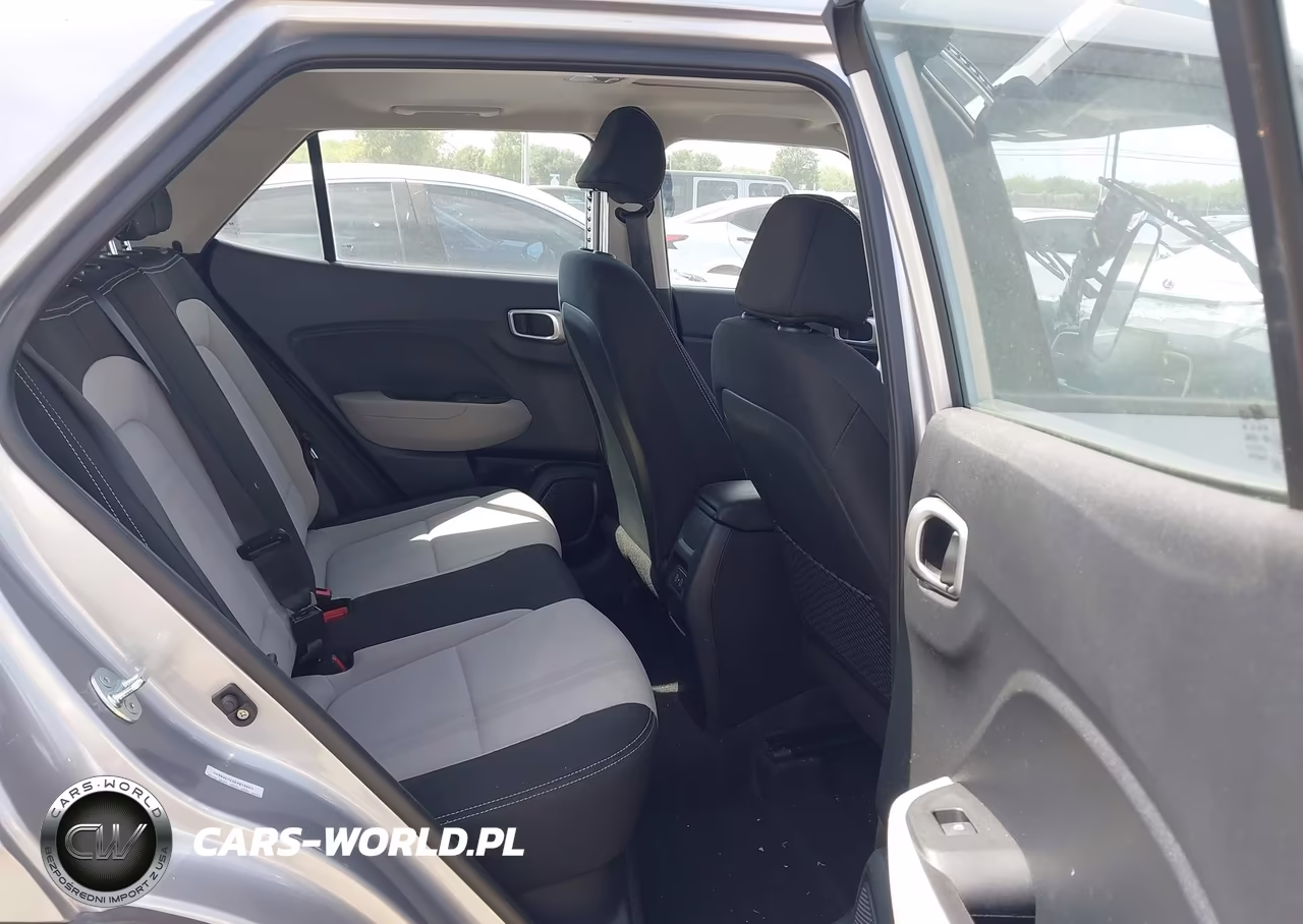 2025 Hyundai Venue Sel VIN:KMHRC8A35SU350642 - 8