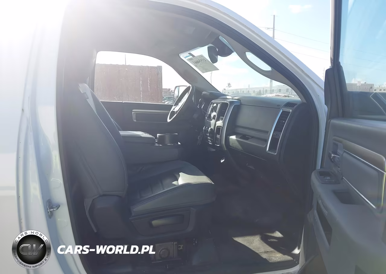 2018 Ram 3500 VIN:3C7WR2AJ4JG412506 - 5
