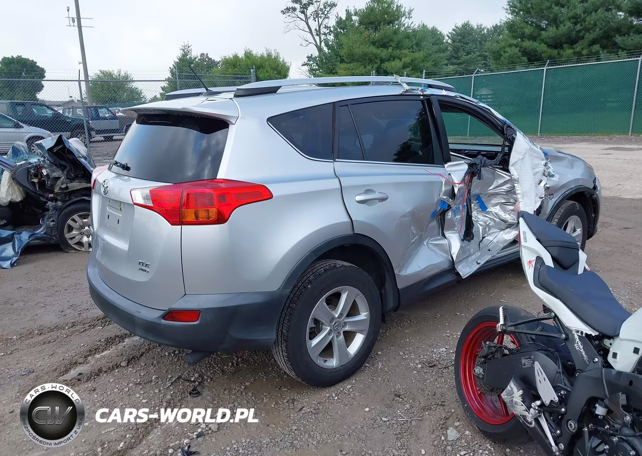 2013 Toyota Rav4 Xle VIN:2T3RFREV2DW100486 - 4