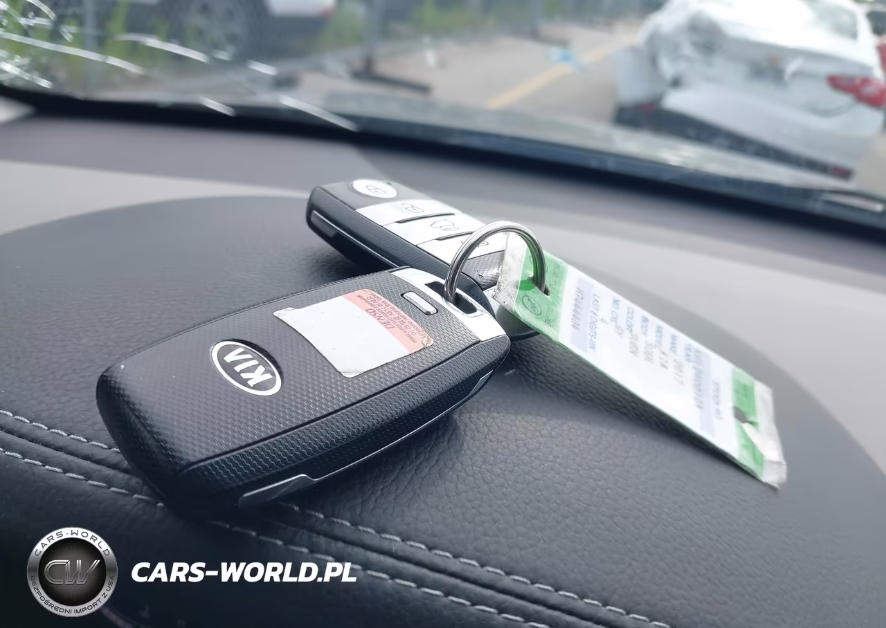 2017 Kia Soul + VIN:KNDJP3A58H7444404 - 11