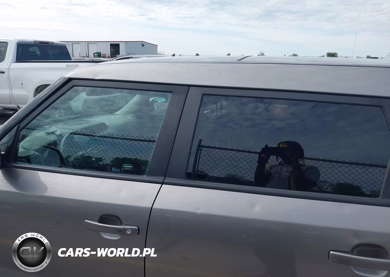 2017 Kia Soul + VIN:KNDJP3A58H7444404 - 12