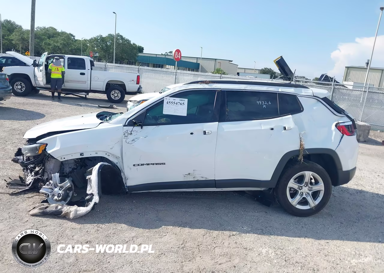 2024 Jeep Compass Latitude 4X4 VIN:3C4NJDBN8RT592895 - 14