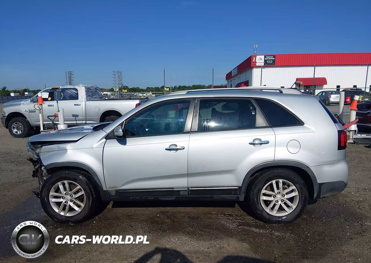 2015 Kia Sorento Lx VIN:5XYKTCA63FG612359 - 15