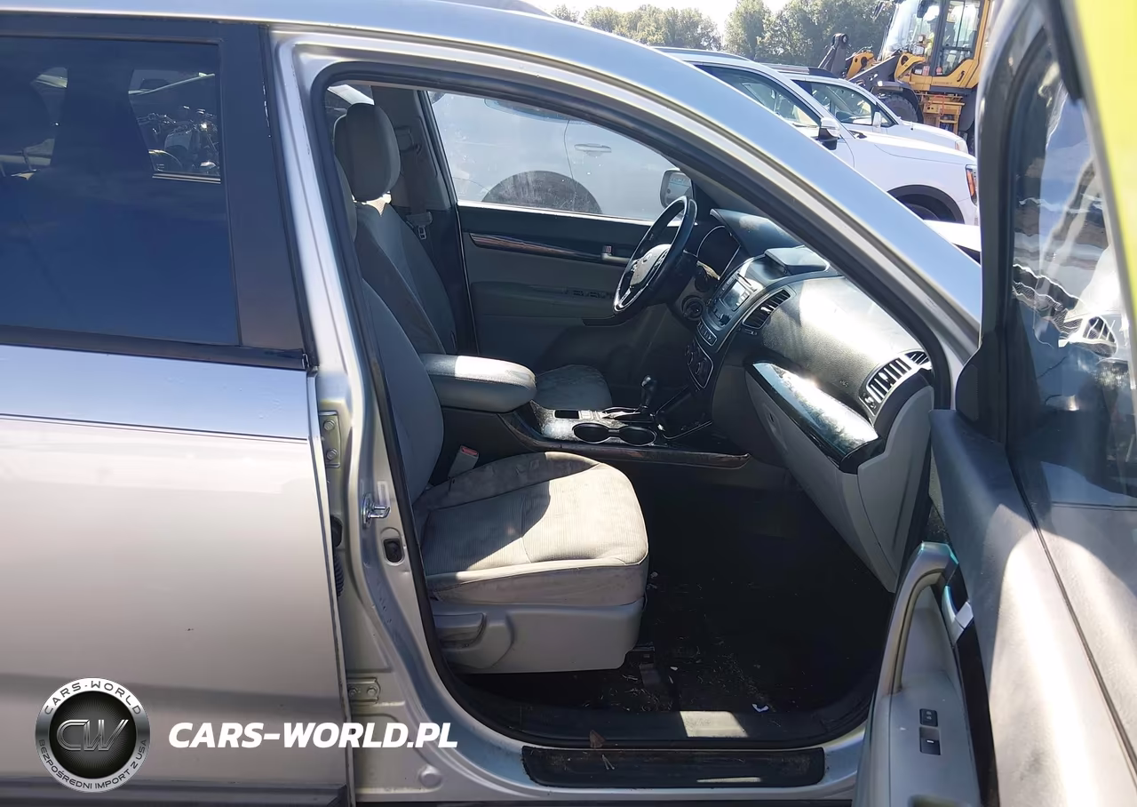 2015 Kia Sorento Lx VIN:5XYKTCA63FG612359 - 5