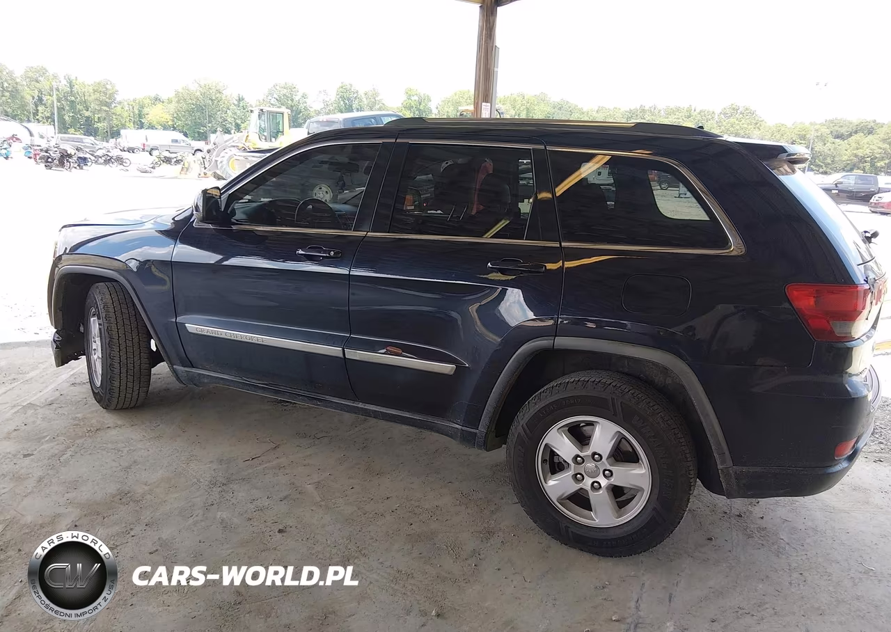 2011 Jeep Grand Cherokee Laredo VIN:1J4RS4GG4BC515820 - 3