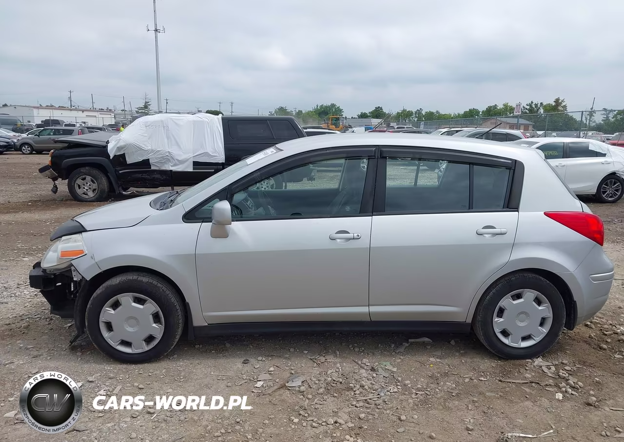 2011 Nissan Versa 1.8S VIN:3N1BC1CP0BL422664 - 15
