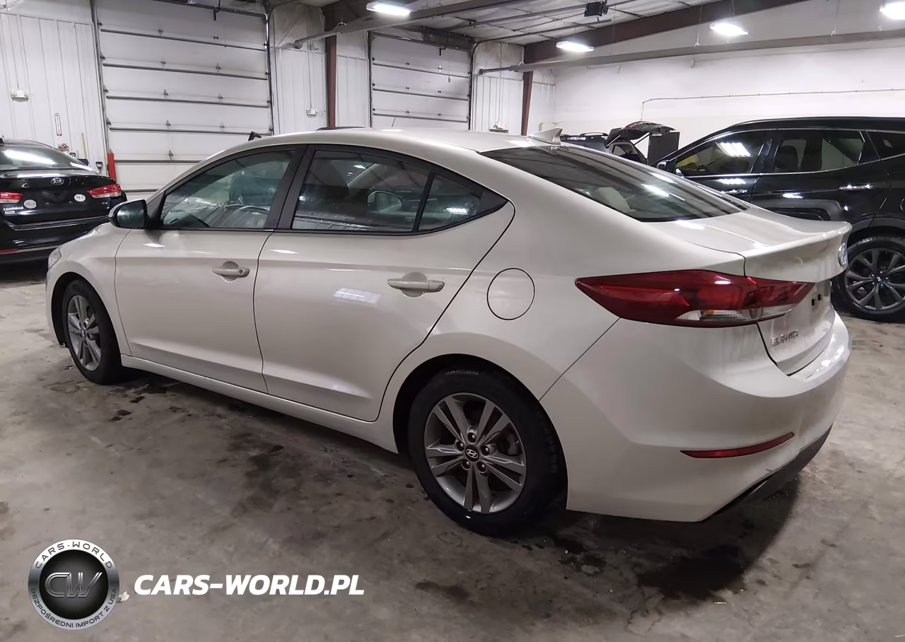 2018 Hyundai Elantra Sel VIN:5NPD84LF1JH270554 - 3