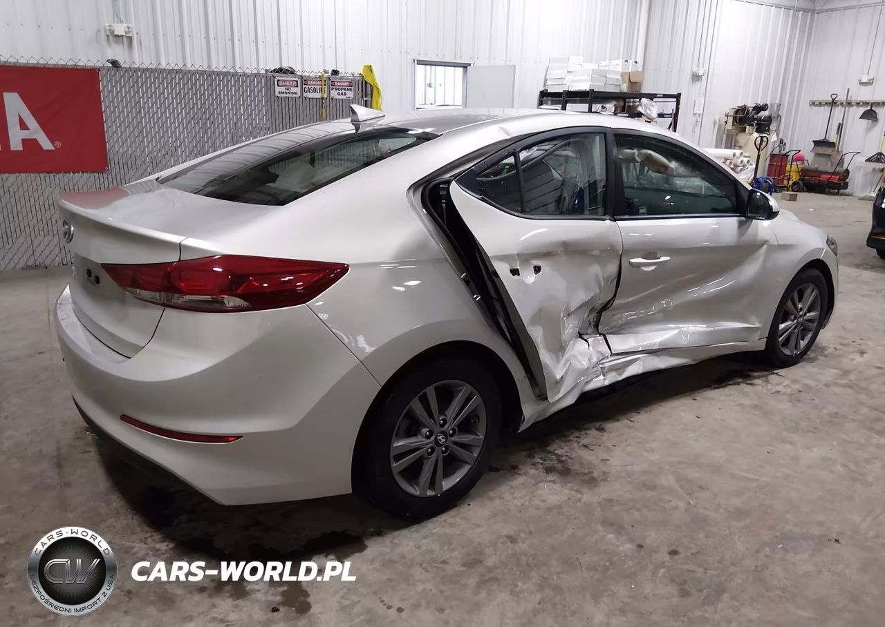 2018 Hyundai Elantra Sel VIN:5NPD84LF1JH270554 - 4