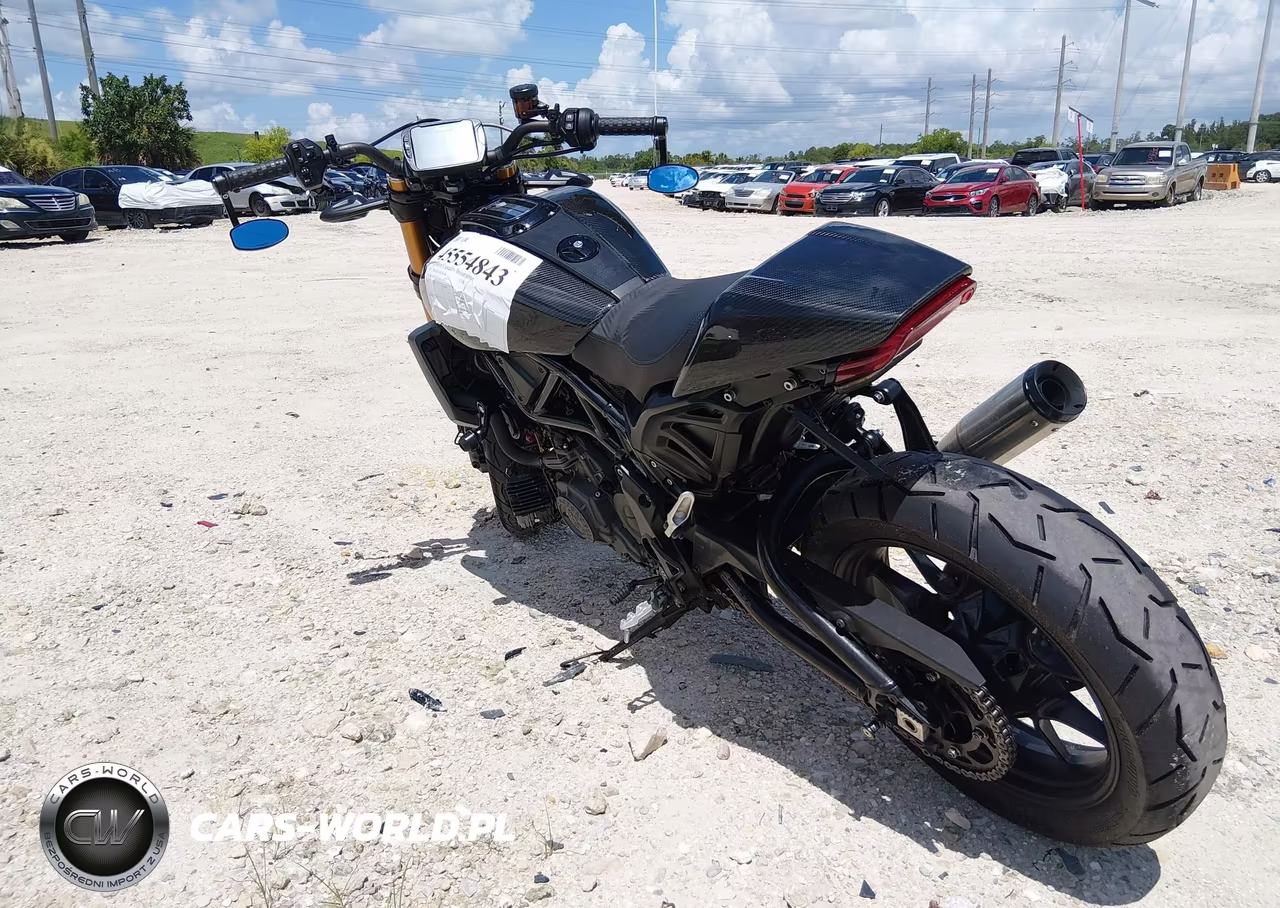 2019 Indian Motorcycle Co. Ftr 1200 S VIN:56KRTS22XK3151836 - 3