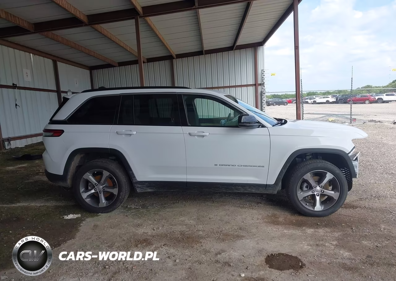 2026 Jeep Grand Cherokee Limited 4X2 VIN:1C4RJGBR6TC197526 - 13