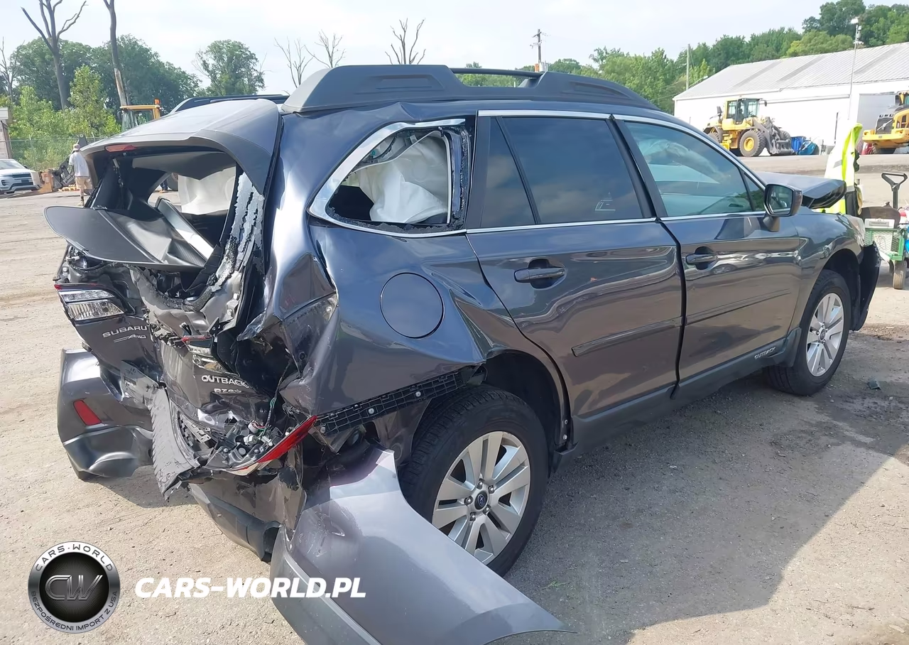2015 Subaru Outback 2.5I Premium VIN:4S4BSAEC8F3322562 - 4