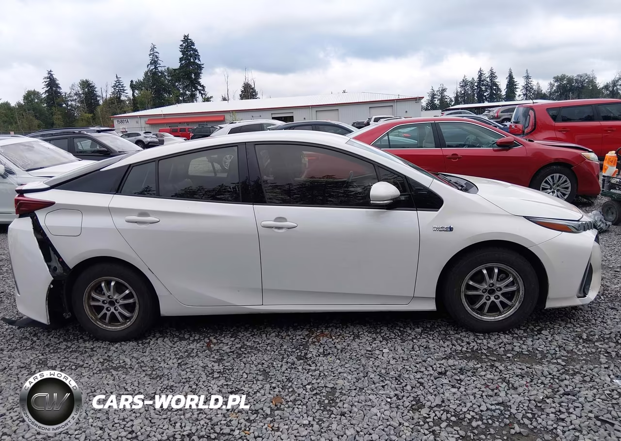 2017 Toyota Prius Prime Premium VIN:JTDKARFP4H3066463 - 13