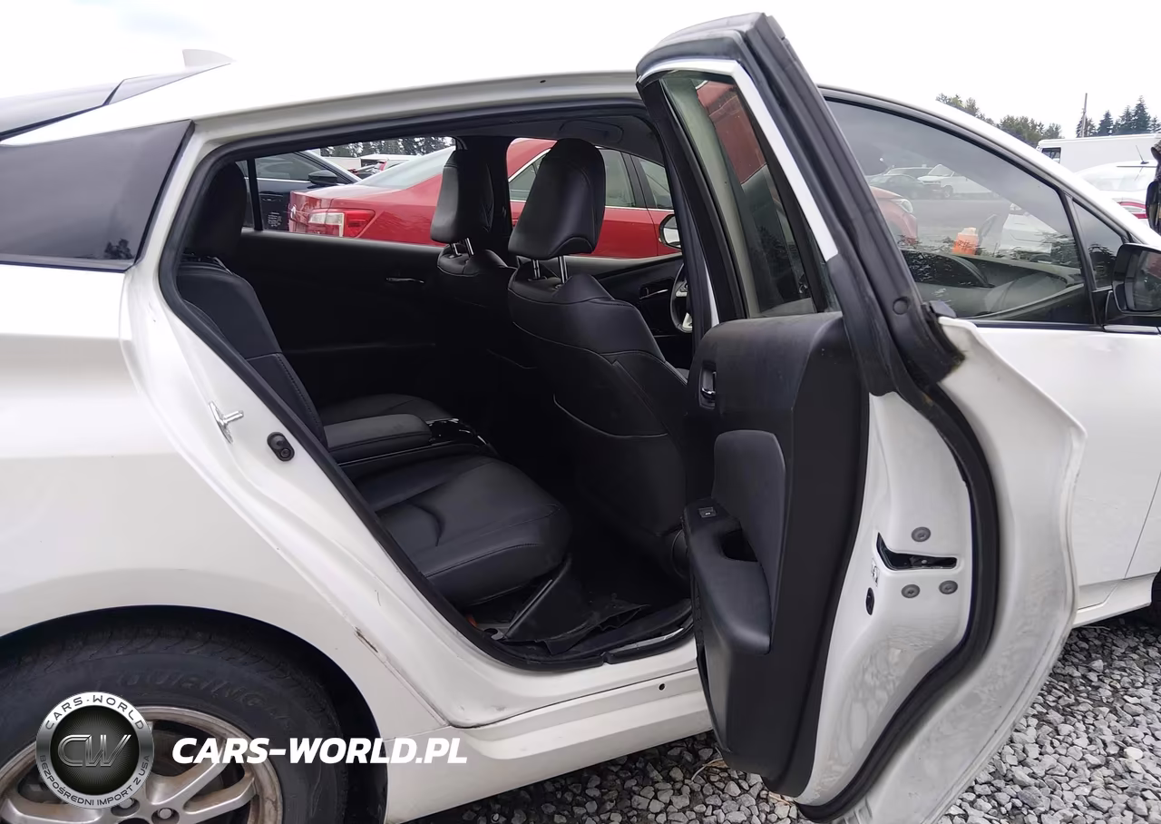 2017 Toyota Prius Prime Premium VIN:JTDKARFP4H3066463 - 8