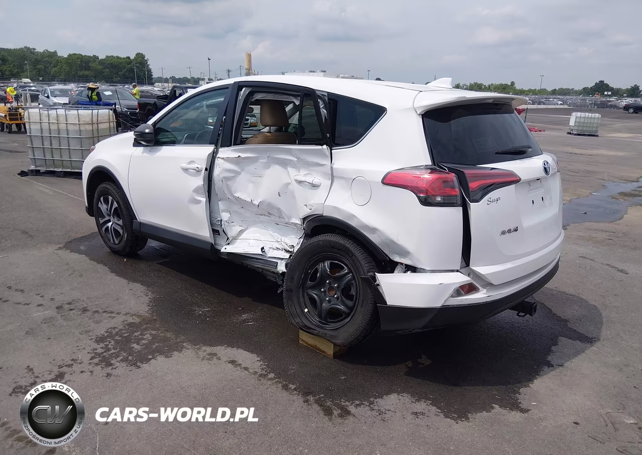 2018 Toyota Rav4 Le VIN:2T3ZFREV5JW430716 - 3