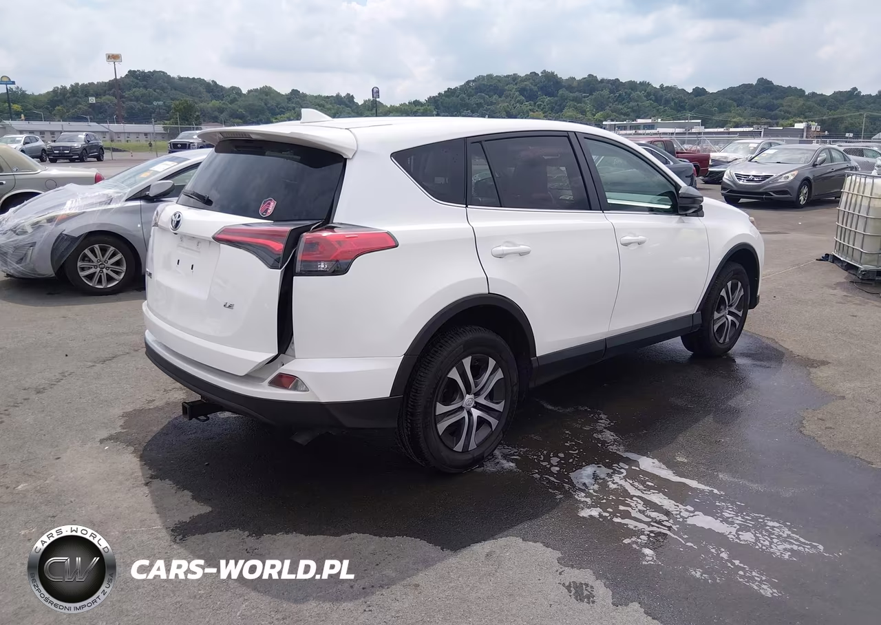 2018 Toyota Rav4 Le VIN:2T3ZFREV5JW430716 - 4