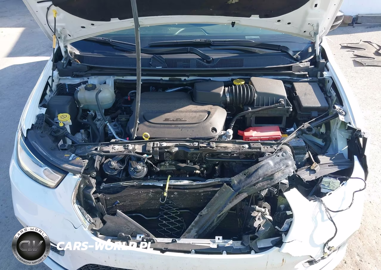 2024 Chrysler Pacifica Touring L VIN:2C4RC1BG0RR151583 - 10
