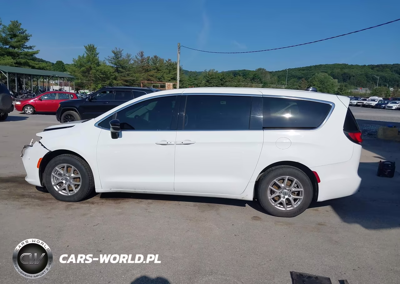 2024 Chrysler Pacifica Touring L VIN:2C4RC1BG0RR151583 - 14