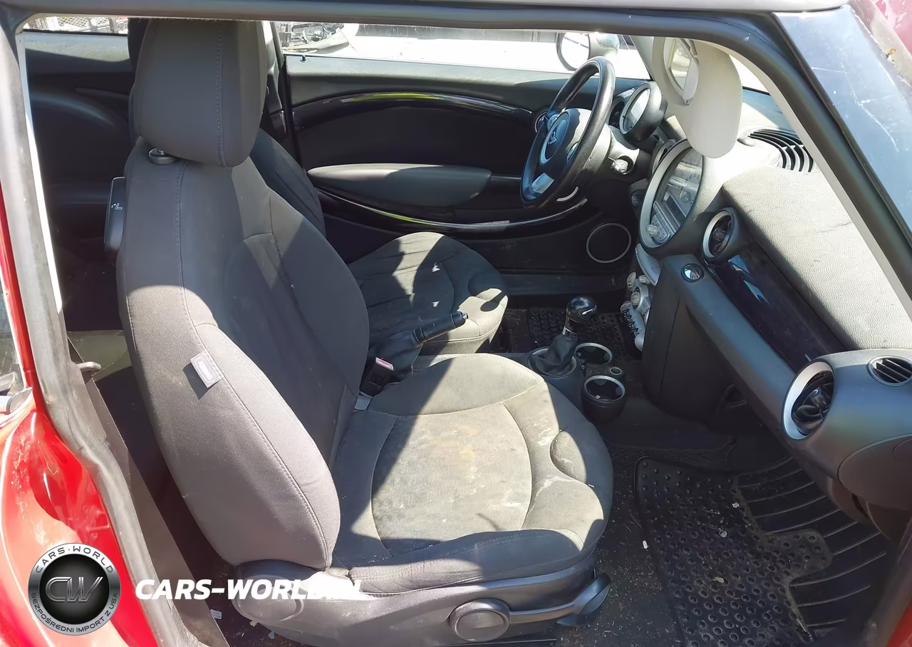 2010 Mini Cooper VIN:WMWMF3C55ATZ21846 - 5