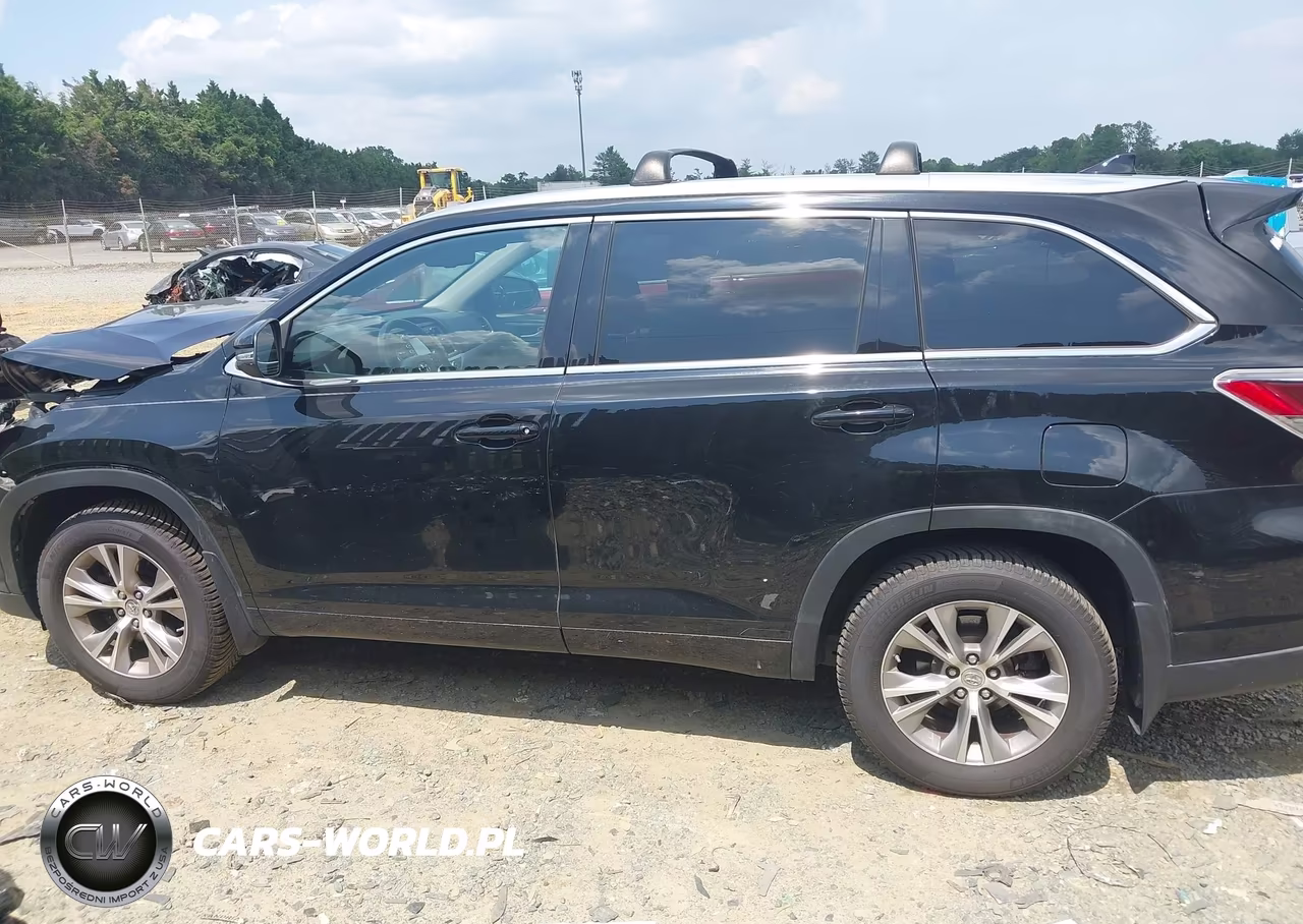 2015 Toyota Highlander Xle V6 VIN:5TDJKRFH7FS182821 - 14