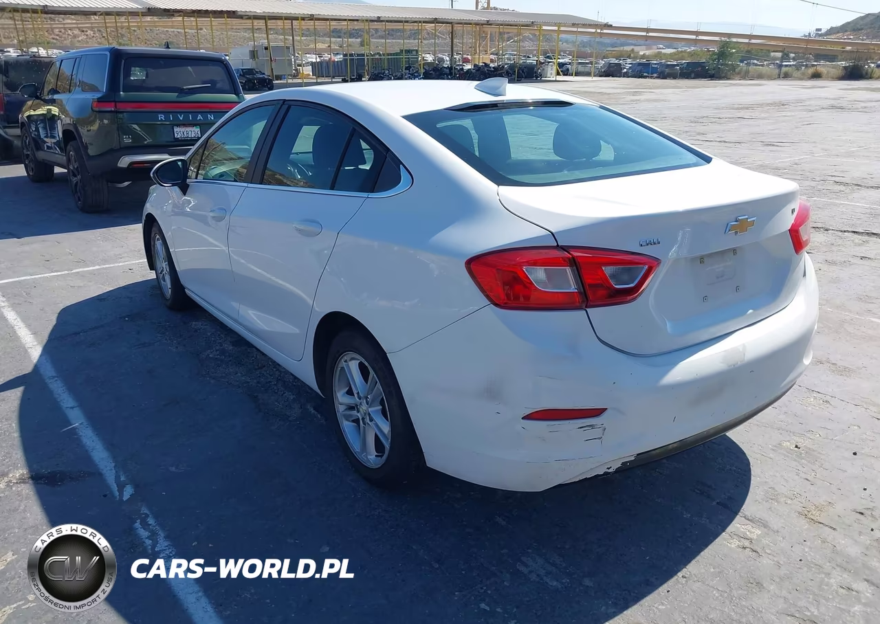 2018 Chevrolet Cruze Lt Auto VIN:1G1BE5SM7J7152446 - 3