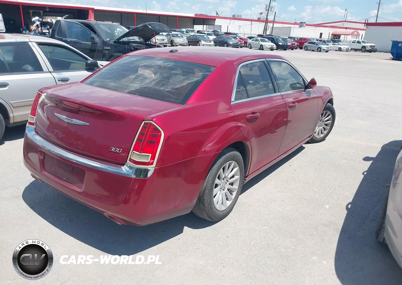 2012 Chrysler 300 VIN:2C3CCAAG9CH132880 - 4