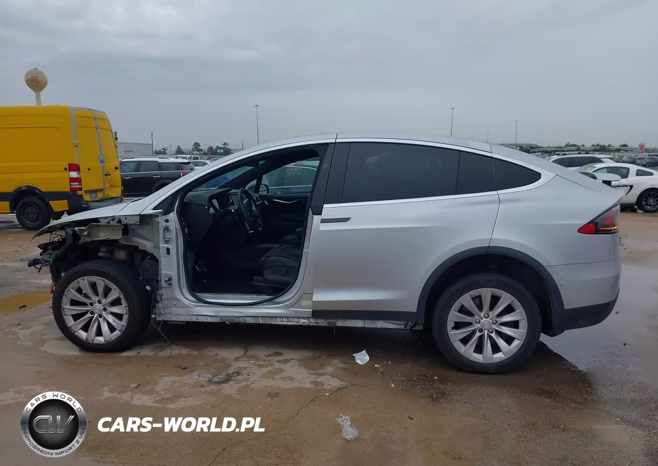 2017 Tesla Model X 100D-75D-90D VIN:5YJXCDE21HF078372 - 14