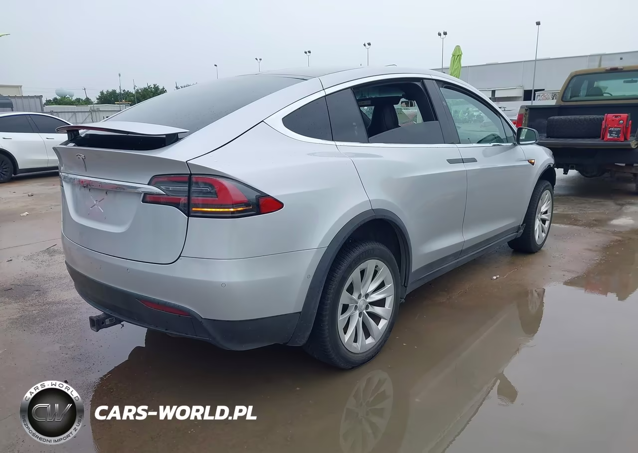 2017 Tesla Model X 100D-75D-90D VIN:5YJXCDE21HF078372 - 4