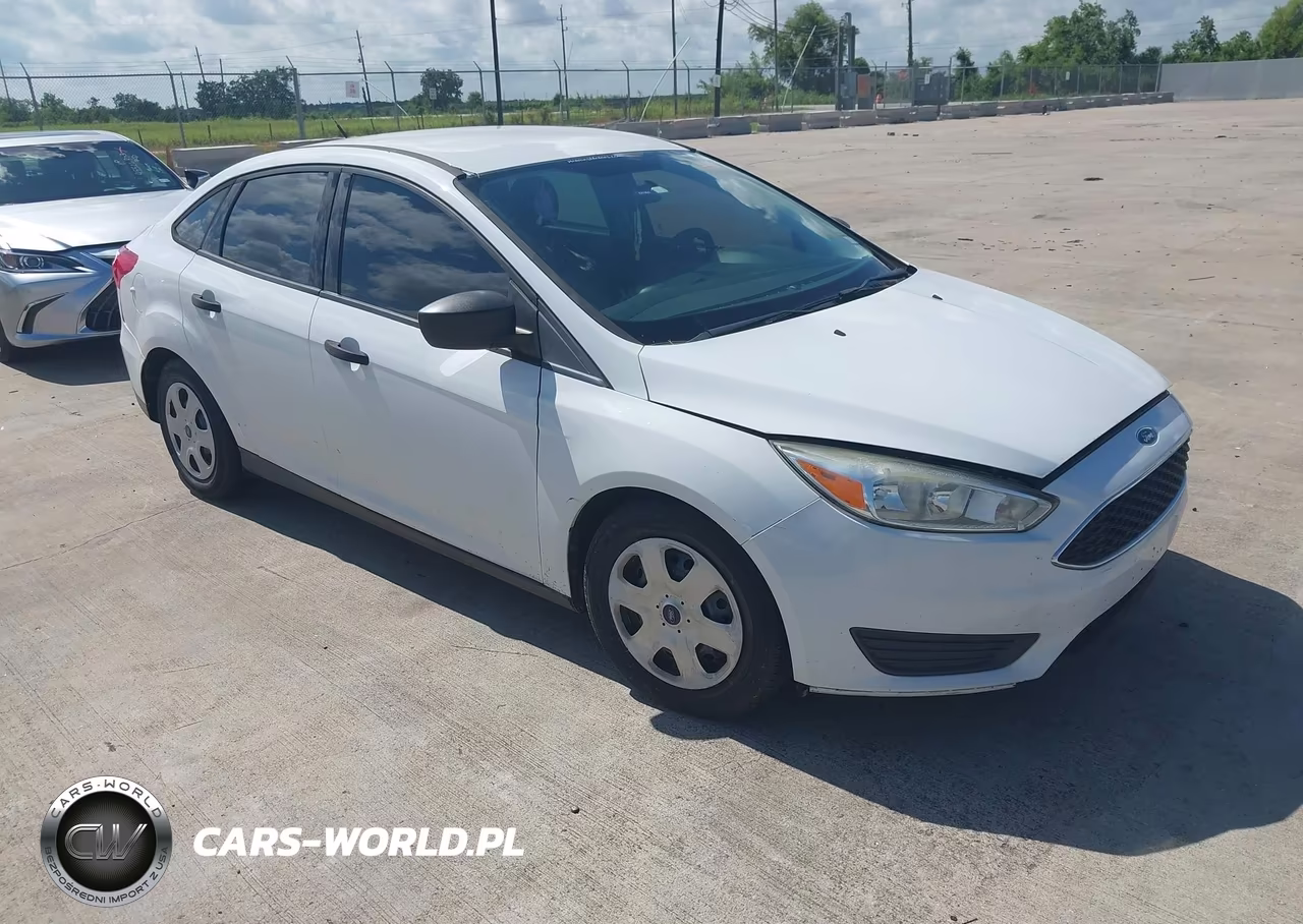 2015 Ford Focus S – zdjęcie 1 z 11