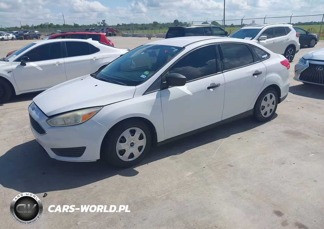 2015 Ford Focus S VIN:1FADP3E28FL279672 - 2