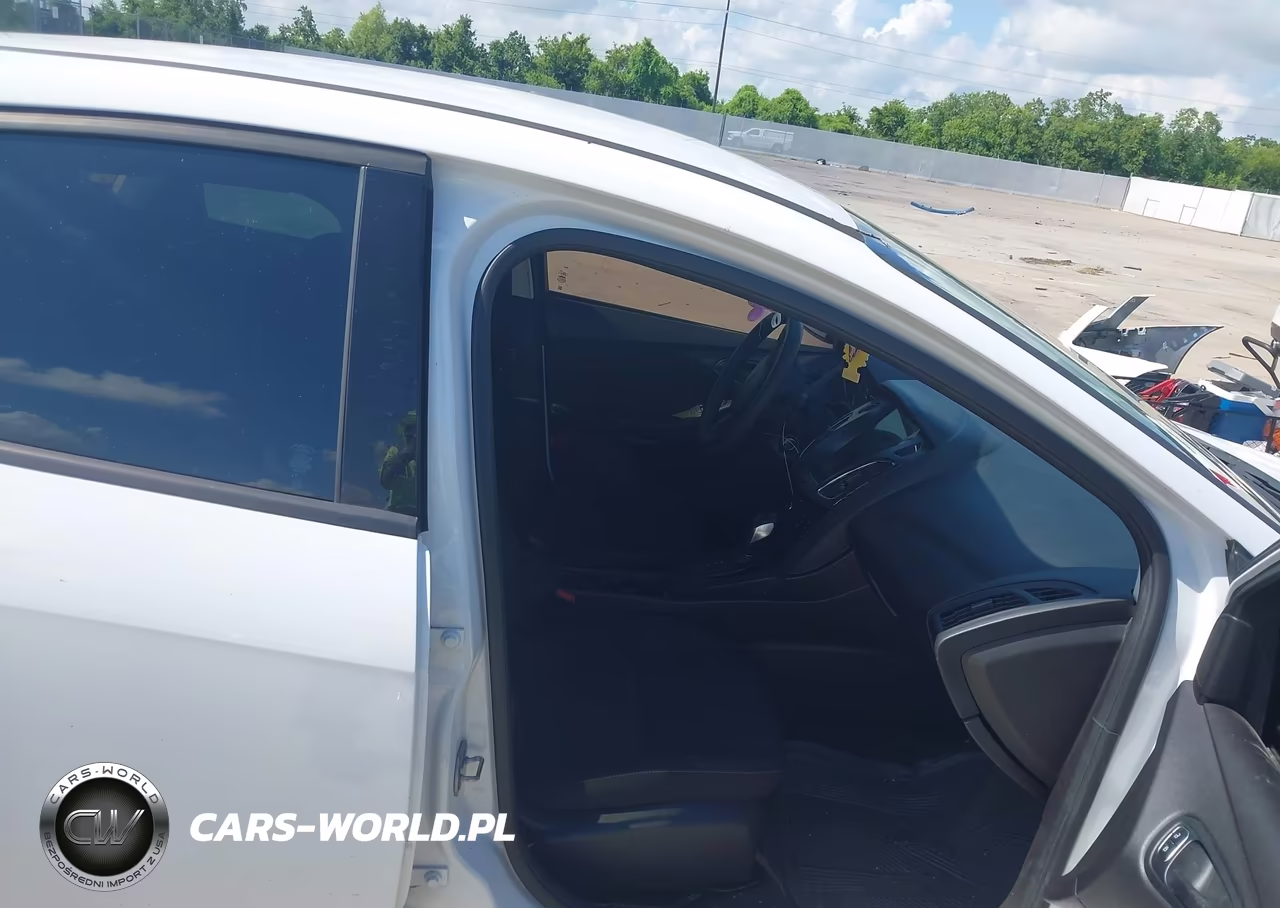 2015 Ford Focus S VIN:1FADP3E28FL279672 - 5