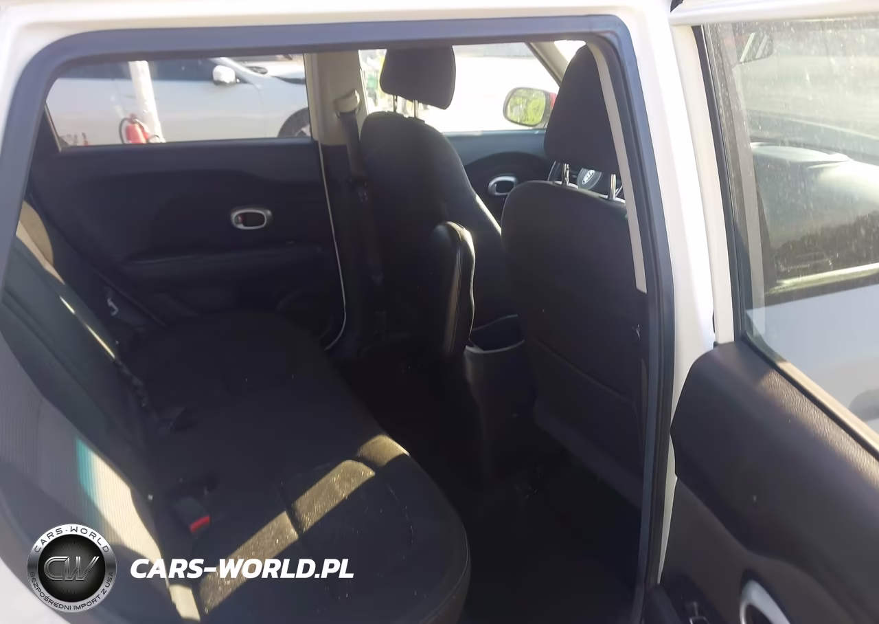 2017 Kia Soul + VIN:KNDJP3A51H7410563 - 8