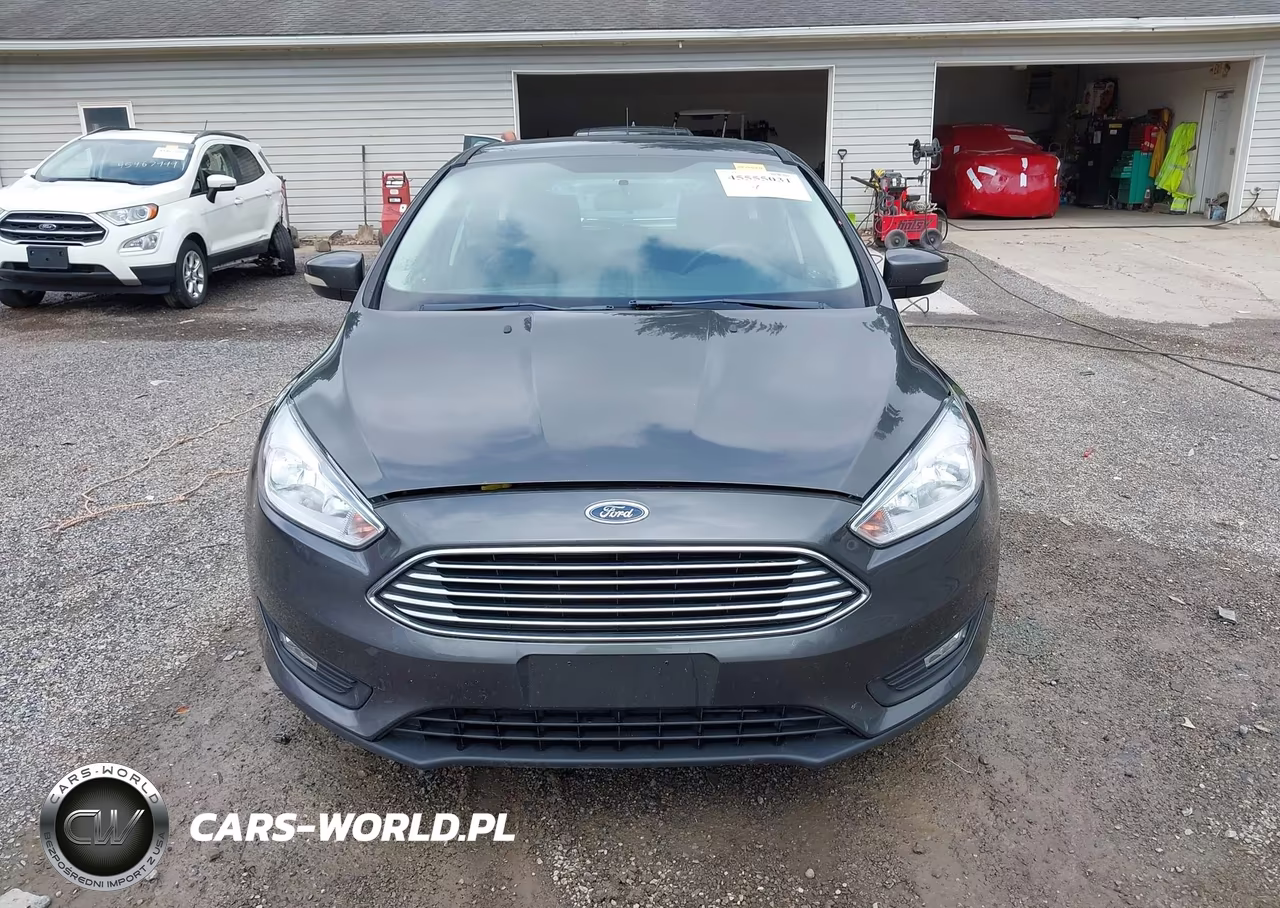 2018 Ford Focus Titanium VIN:1FADP3N29JL306404 - 13