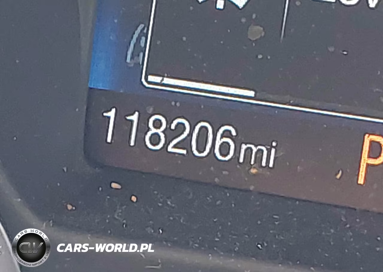 2018 Ford Focus Titanium VIN:1FADP3N29JL306404 - 16