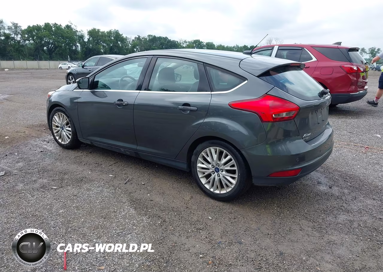 2018 Ford Focus Titanium VIN:1FADP3N29JL306404 - 3