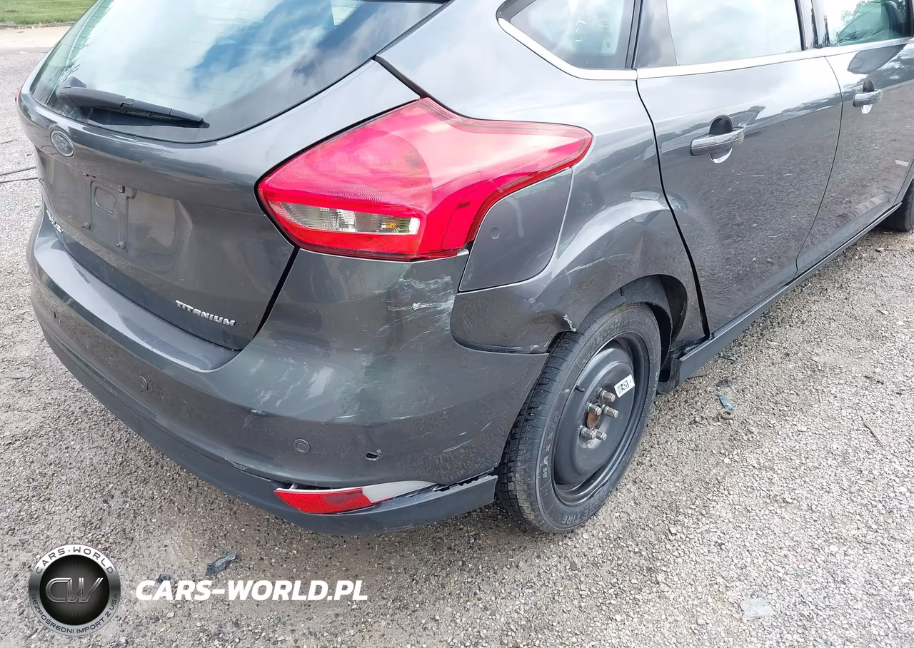 2018 Ford Focus Titanium VIN:1FADP3N29JL306404 - 6
