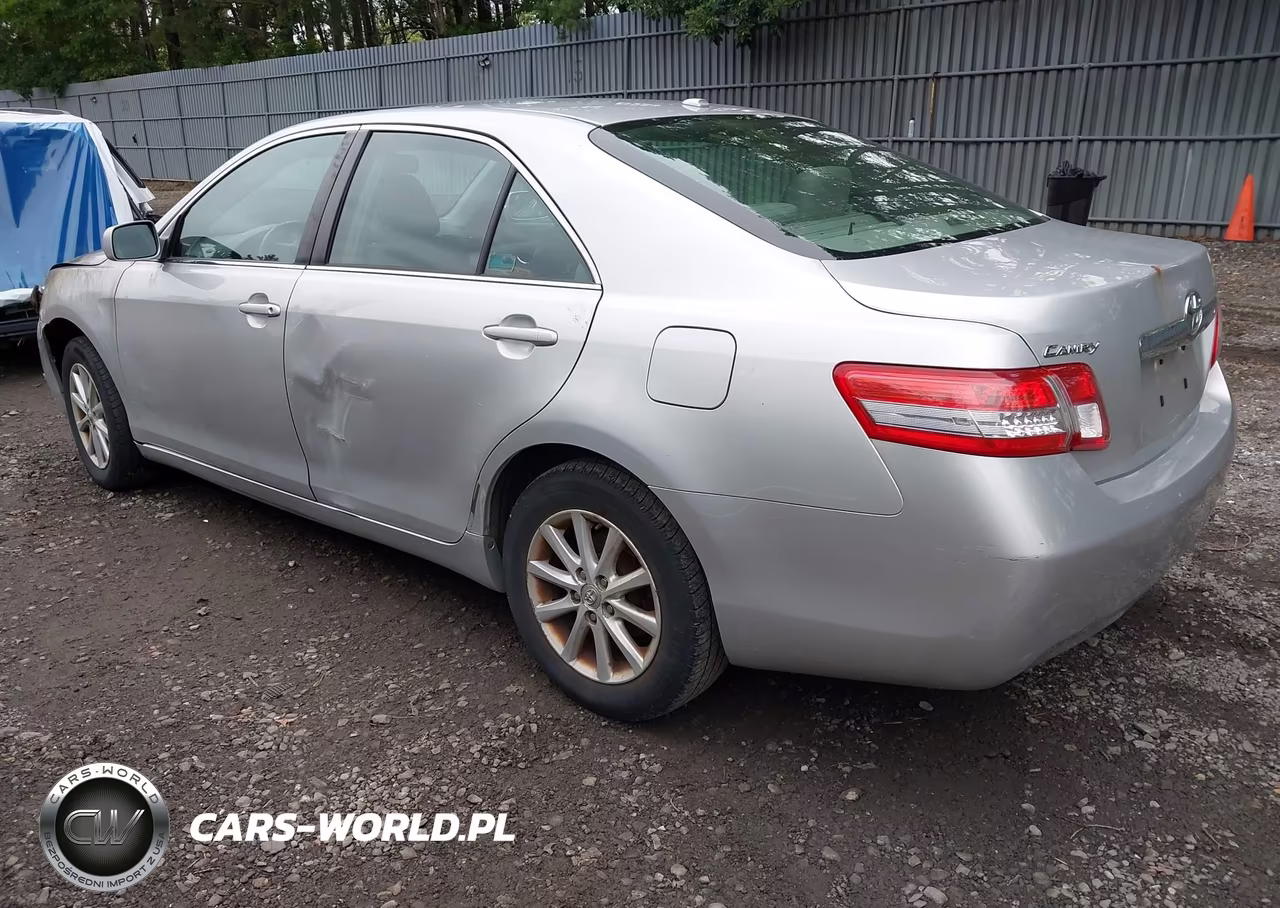 2011 Toyota Camry Xle VIN:4T1BF3EKXBU193896 - 3