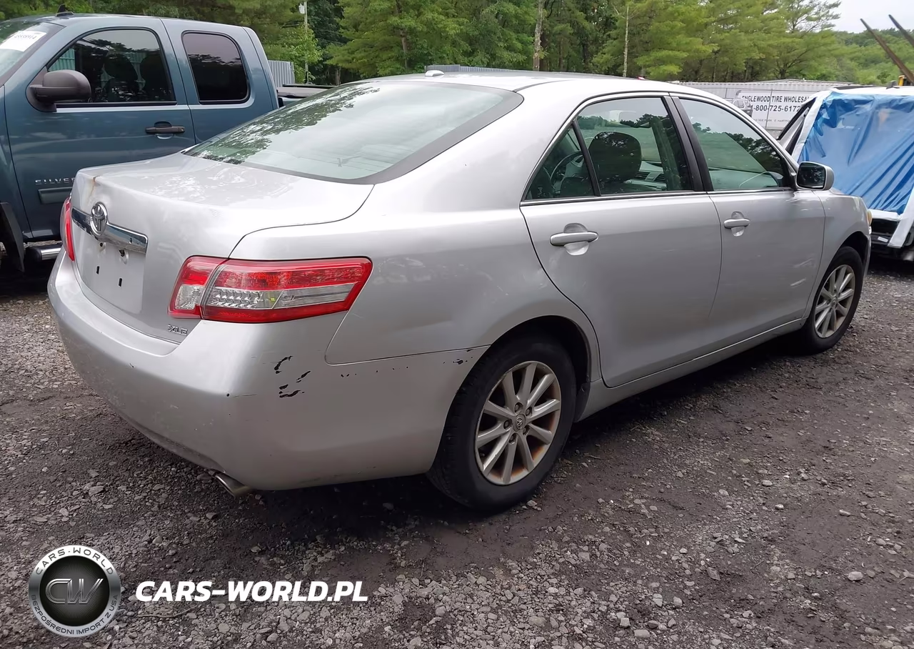 2011 Toyota Camry Xle VIN:4T1BF3EKXBU193896 - 4