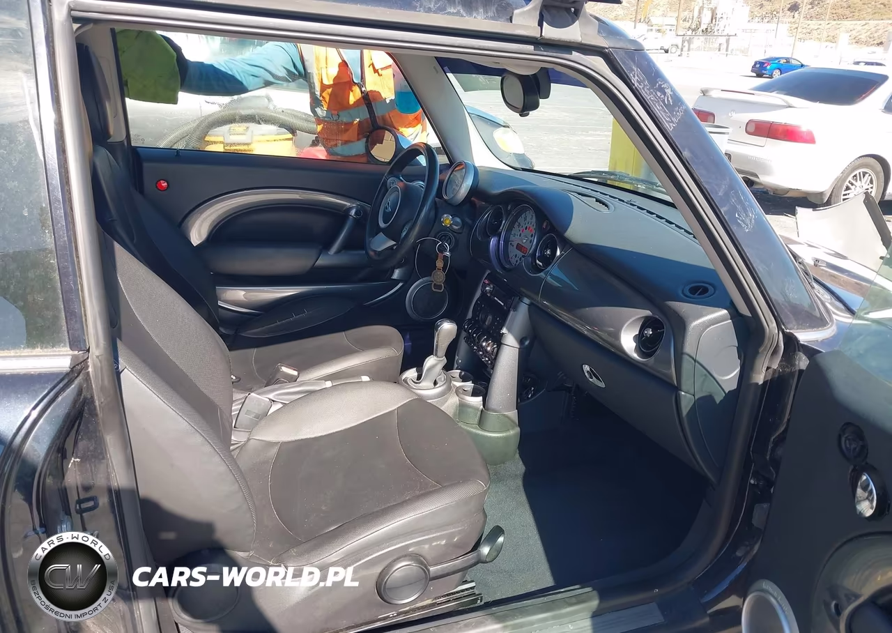 2006 Mini Cooper VIN:WMWRC33526TJ78696 - 5