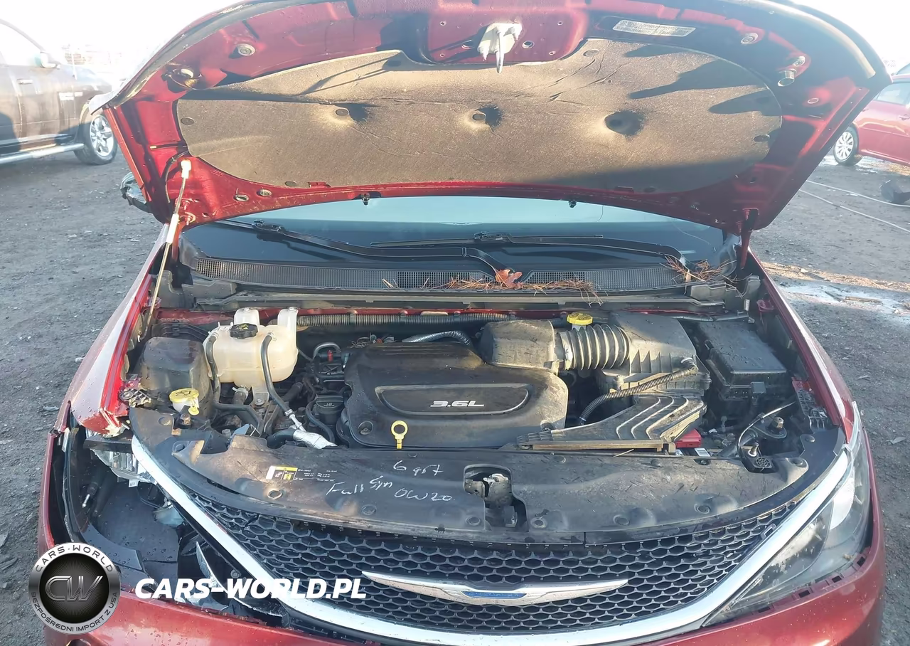 2018 Chrysler Pacifica Lx VIN:2C4RC1CG3JR106267 - 10