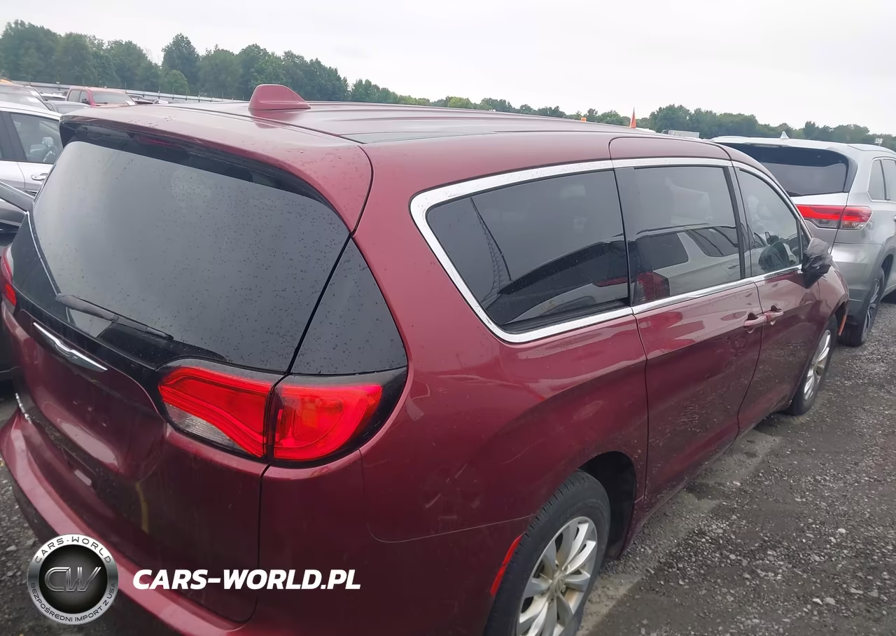2018 Chrysler Pacifica Lx VIN:2C4RC1CG3JR106267 - 4