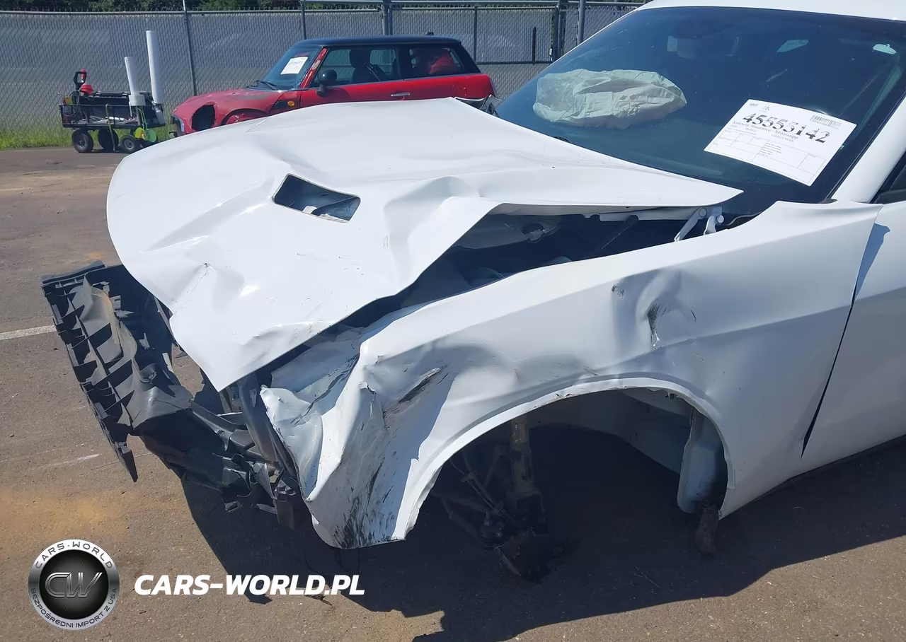 2020 Dodge Challenger Sxt VIN:2C3CDZAG5LH110046 - 6