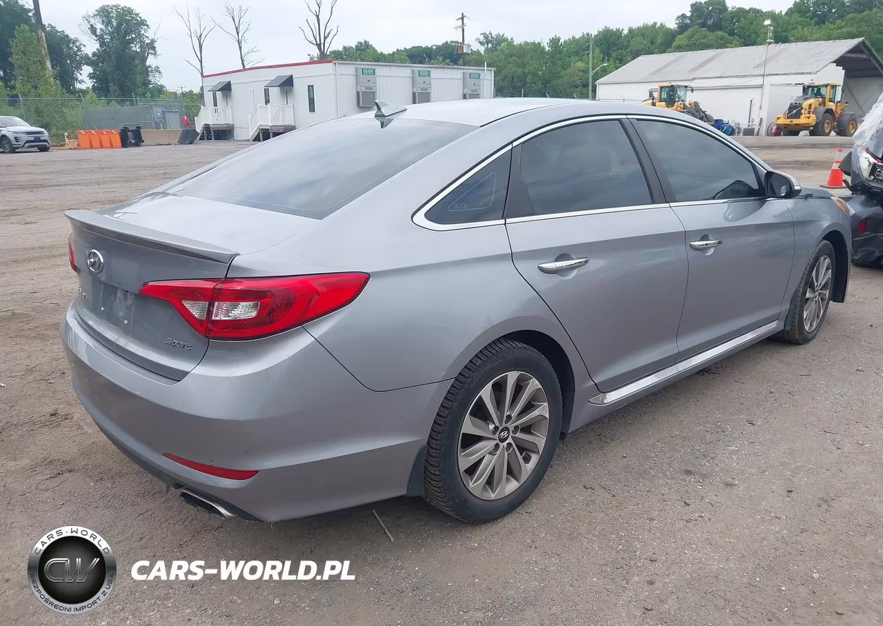 2015 Hyundai Sonata Sport VIN:5NPE34AF4FH242082 - 4